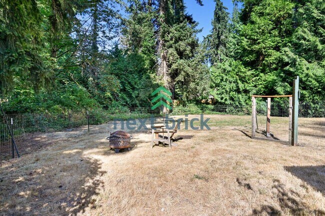 Building Photo - Charming Shoreline Home on a Spacious Lot | A/C & EV Charger | Near Light Rail