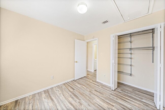 Building Photo - 9607 Nightjar Dr