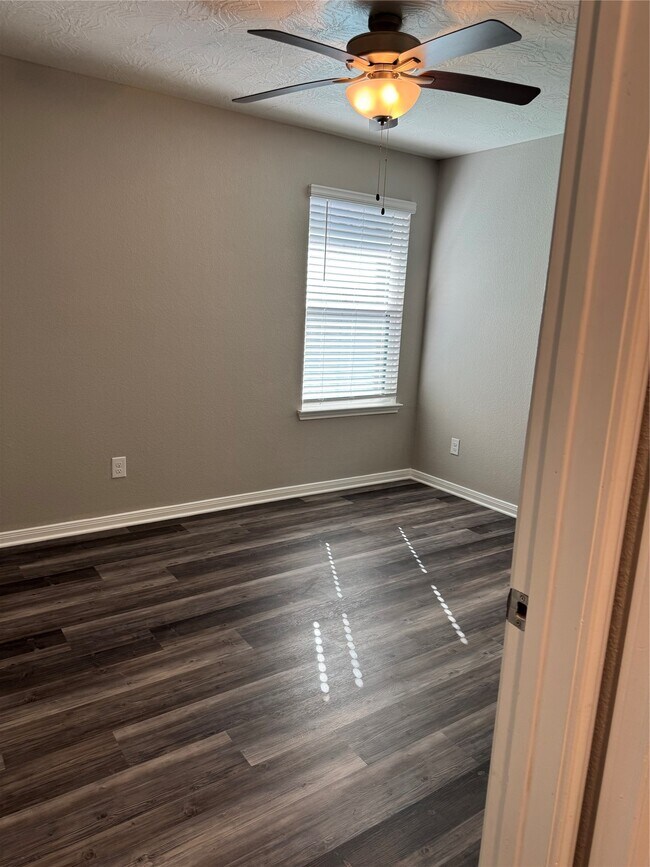 Building Photo - 1107 Tomball Downs Dr