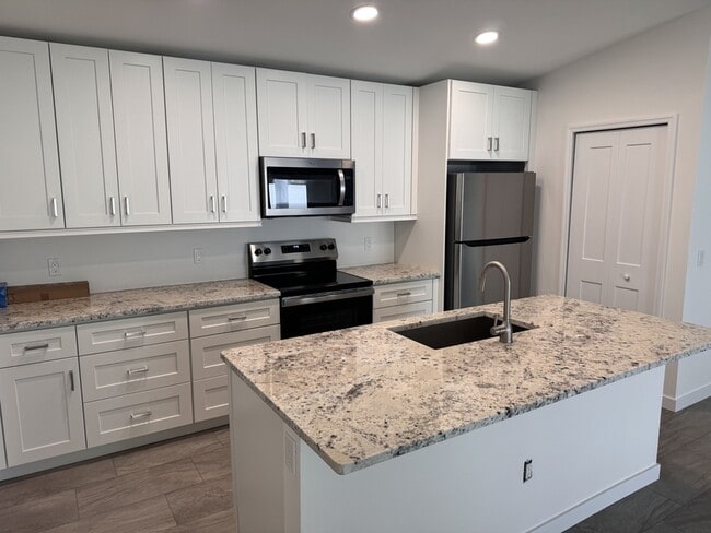 Building Photo - 3145 Ashton Rd