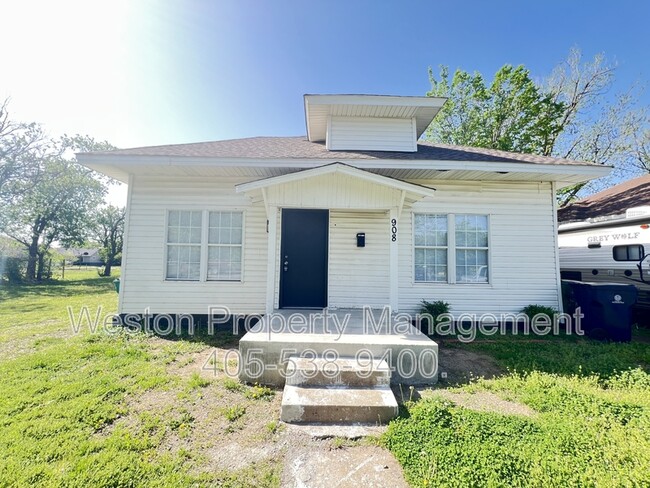 Primary Photo - 908 NW 95th St