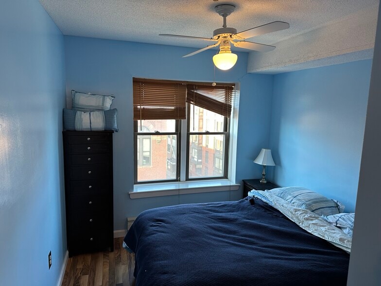 Building Photo - 90 Fleet St