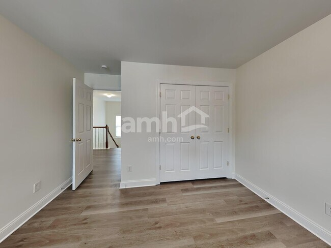 Building Photo - 1013 Triple Crown Dr