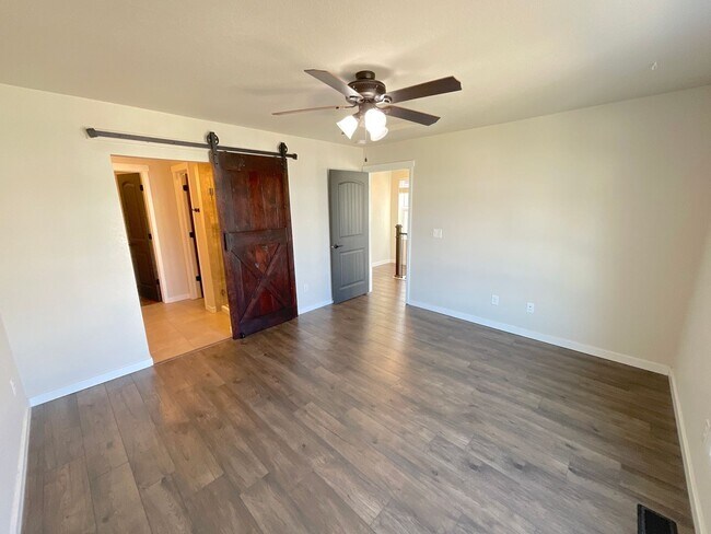 Building Photo - 4 Bedroom Home Available Near E Woodmen Rd & Rangewood Dr!