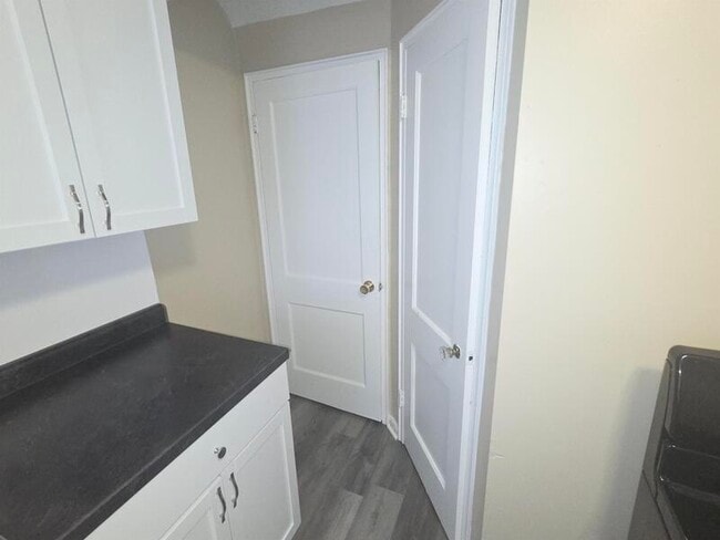 Building Photo - 1519 W 28th St