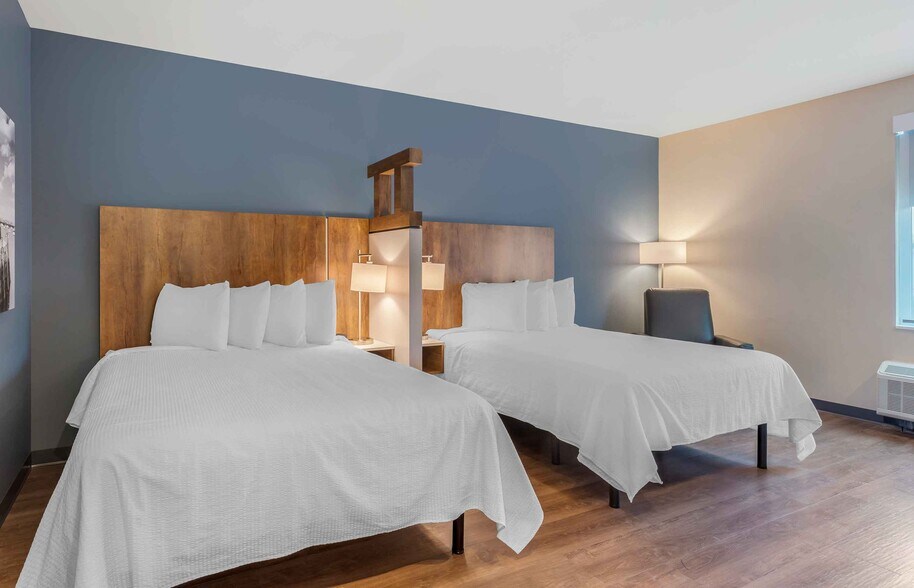 Building Photo - Furnished Studio-Phoenix - Chandler - Airport