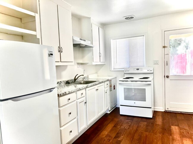 Building Photo - 4160 Oro Ln