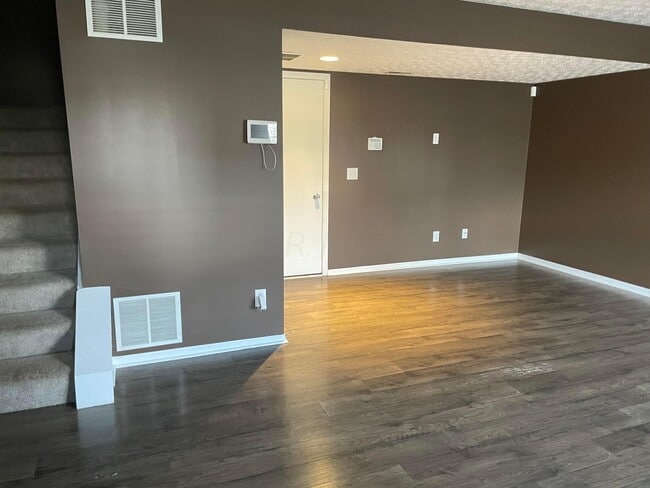 Building Photo - 5967 Canyon Creek Dr