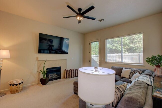 Building Photo - 4321 Strathmore Pl