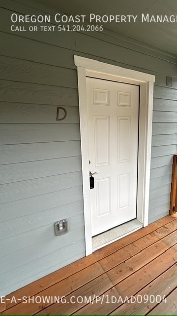 Building Photo - 170 SW Strawberry Ln