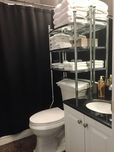 Second floor bath - 2051 Park Ave