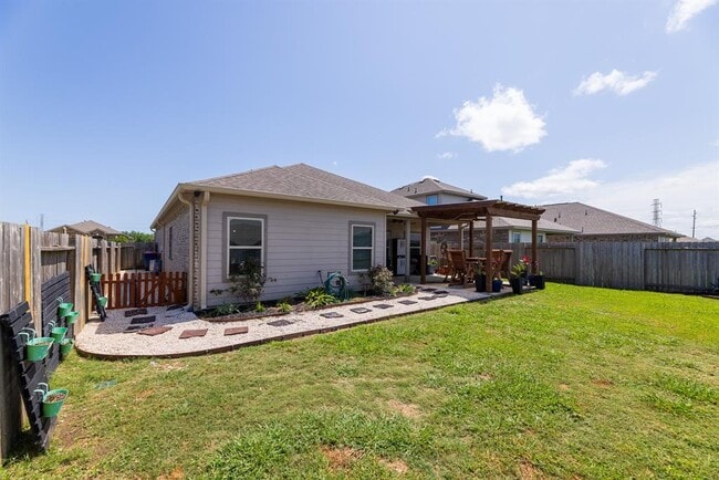 Building Photo - 8806 Explorer Dr