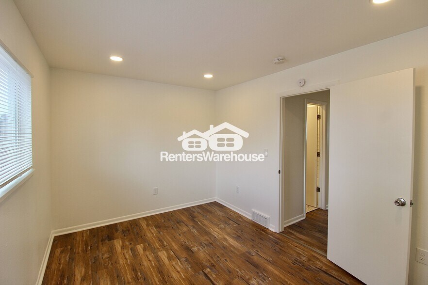 Building Photo - 85 S 18th Ave