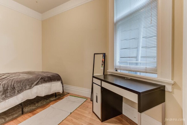 Building Photo - 426 Cole St