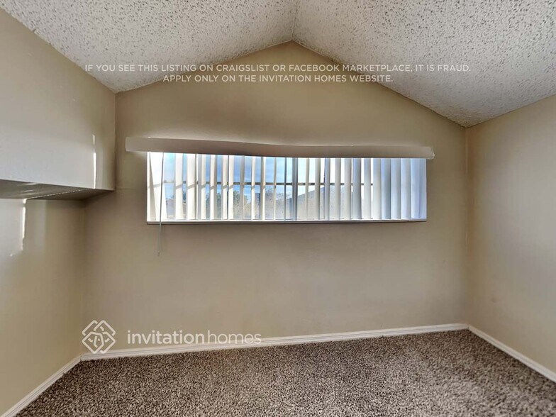 Building Photo - 11025 N 81st Dr