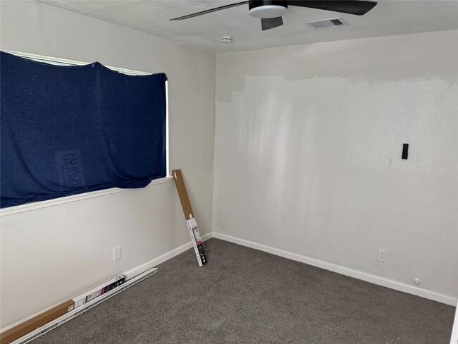 Building Photo - 4215 Botany Ln