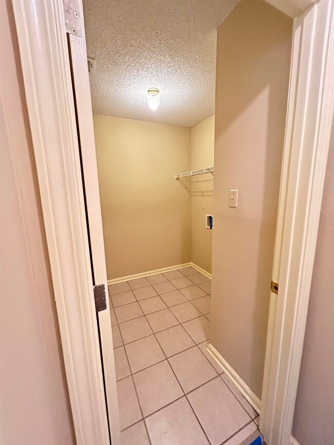 Building Photo - 1861 Winship Dr