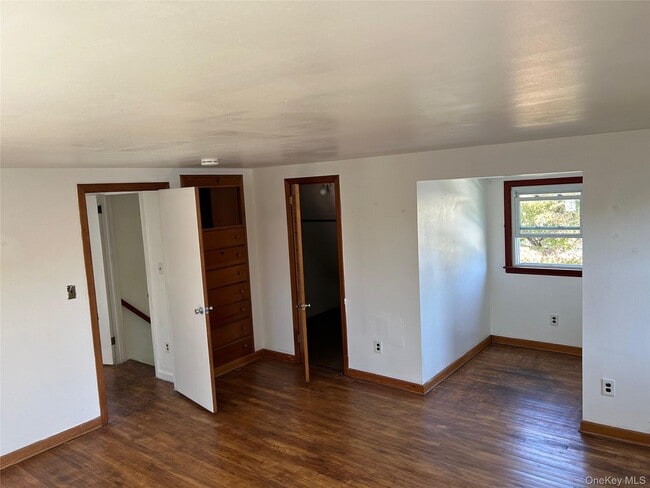 Building Photo - 63 I U Willets Rd