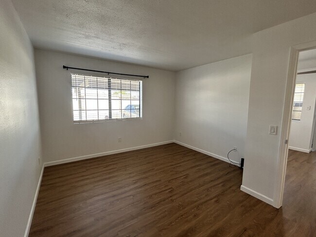 Building Photo - 1190 Ramar Rd