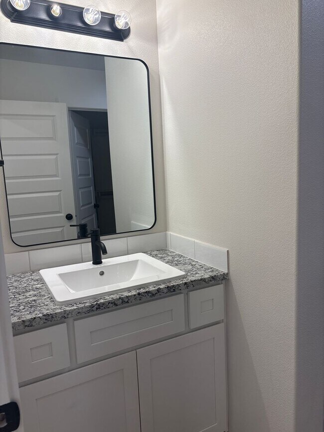 Building Photo - Charming New Build in Harvest – Pre-Leasing for June!