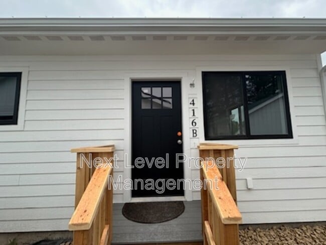 Primary Photo - 416 Maple Dr