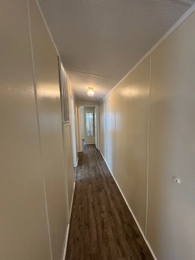 Building Photo - Gordon Road