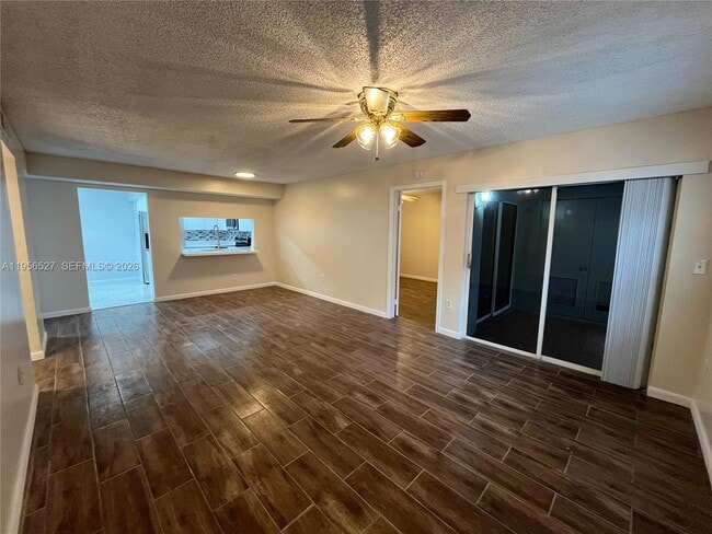 Building Photo - 464 NE 210th Cir Terrace