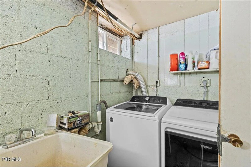 Building Photo - 2405 Melborne Dr
