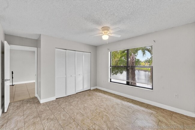 Building Photo - 1543 Lake Crystal Dr