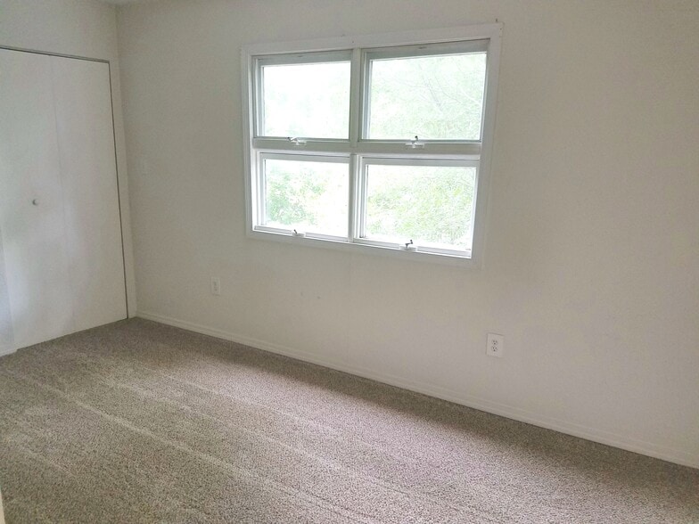 Bedroom 1 - 49 Sterling St