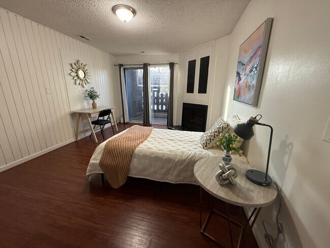 Building Photo - Large Private Girl  Room Downtown ASAP - Balcony, Storage and more