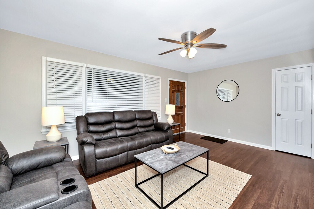 Building Photo - 4206 Holmes Ave NW