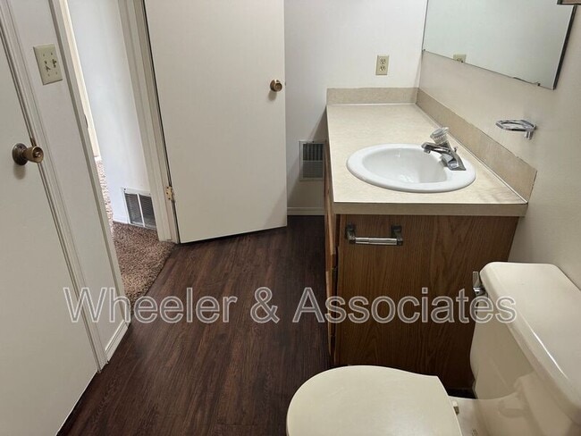 Building Photo - 1083 S 1200 W