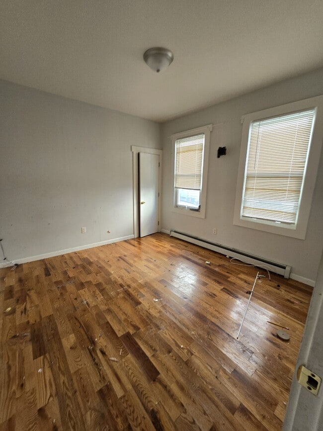 Building Photo - 14 Alling St