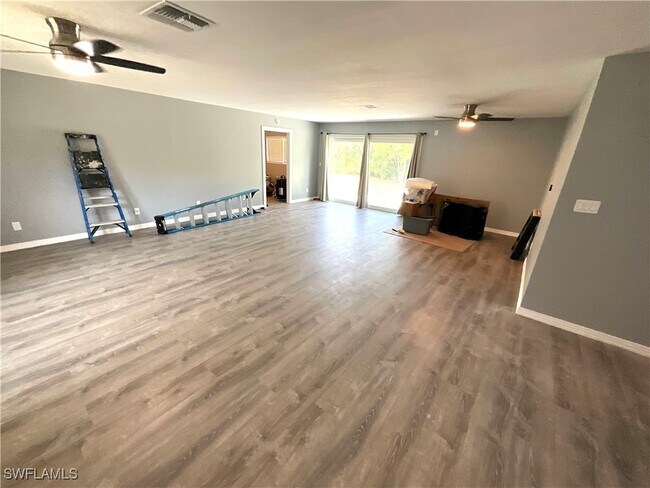 Building Photo - 169 Riverview Rd