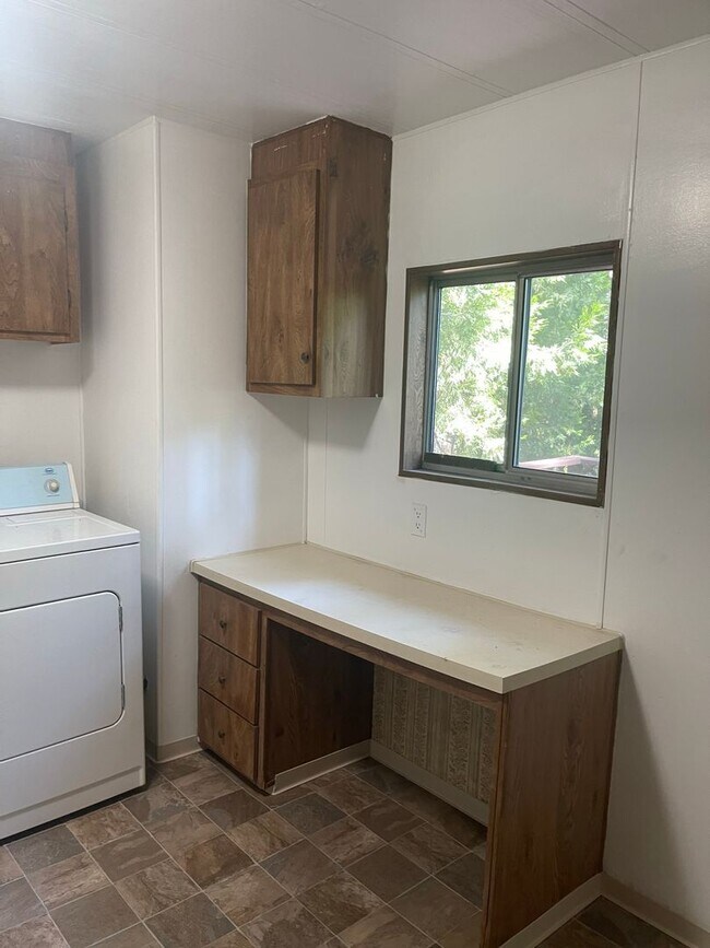 Building Photo - Upper Magalia Cute & clean 2 bed, 2 bath, storage shed, natural landscaping