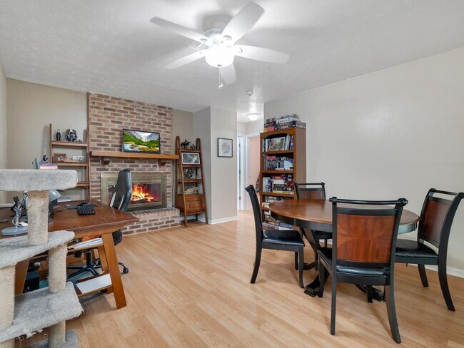 Building Photo - 4321 Snoopy Ln