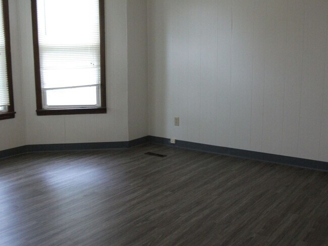 Building Photo - 316 Highland Ave