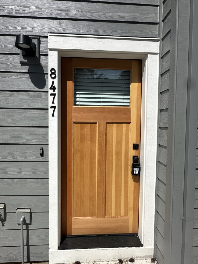 Building Photo - New 2-Bedroom Townhome