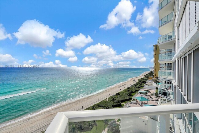 Building Photo - 16485 Collins Ave