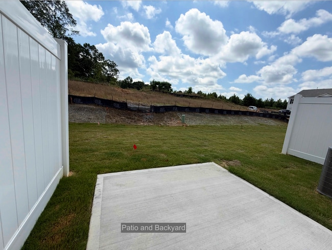 Building Photo - 313 Cherry Laurel Dr