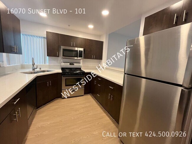 Building Photo - 16070 Sunset Blvd