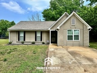 Building Photo - Spacious 4BR/2BA in DeSoto Village | High Ceilings, Hardwood Floors & Fenced Yard