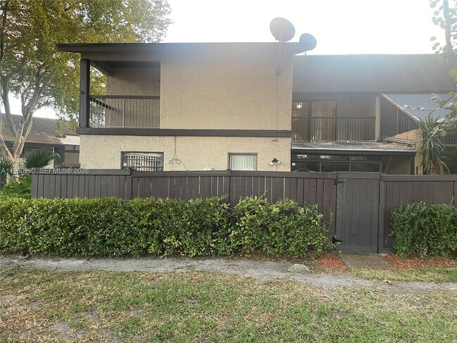 Building Photo - 2191 Bayberry Dr