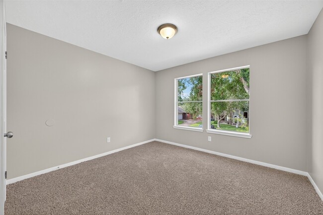 Building Photo - 1826 Oak Valley Dr