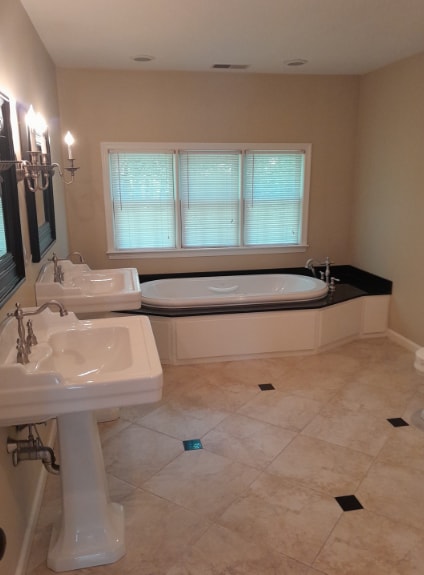 Building Photo - 373 Littlefield Ln