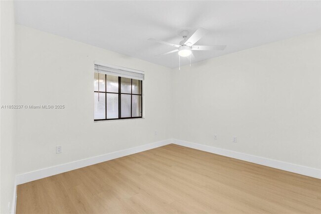 Building Photo - 5629 Taft St