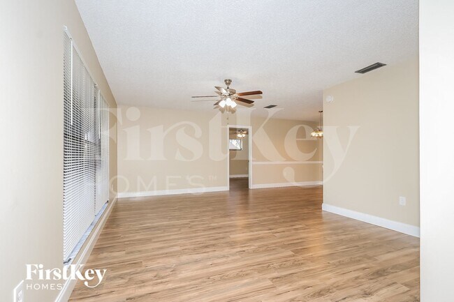 Building Photo - 1434 SW Broadview St