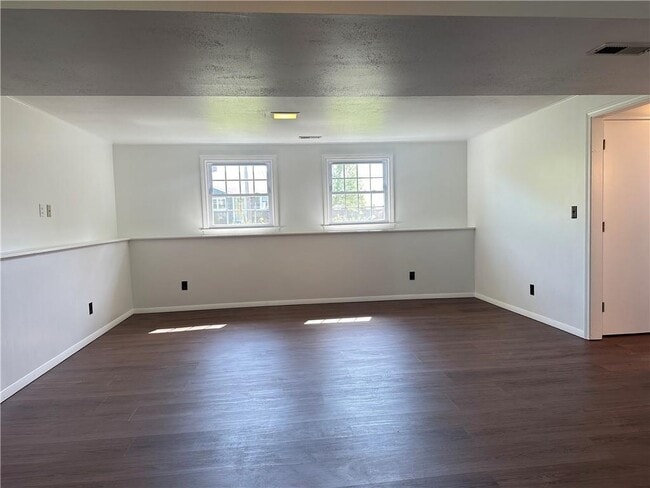 Building Photo - 11 Pocono Rd