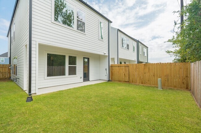 Building Photo - 7707 Inwood Grv Ln